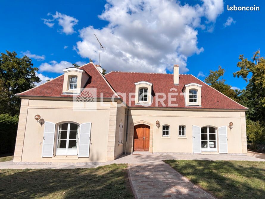Maison 6 pièces 196 m² · à Lamorlaye · 196 m² · 940 000 €