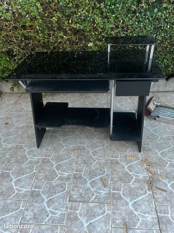 Bureau en verre noir (image 1)