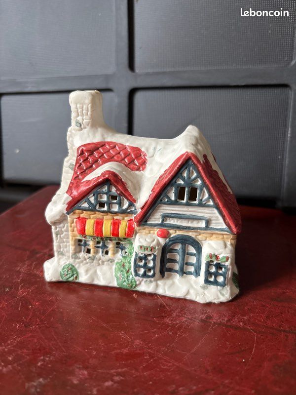 Maison Photophore En Ceramique Porte Rouge - Les 3 Boutiques