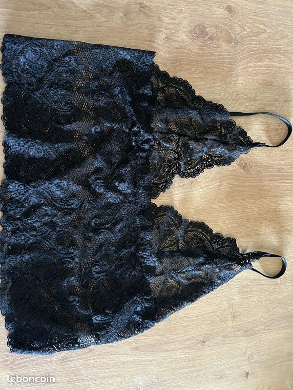 Brassière noire en dentelle – taille M (image 1)