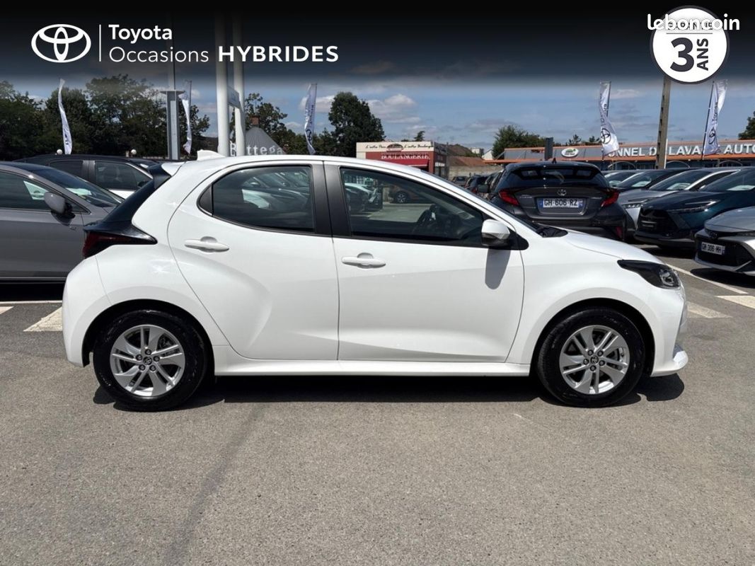 Toyota Yaris 116h Dynamic Business 5p MC24 (image 7)