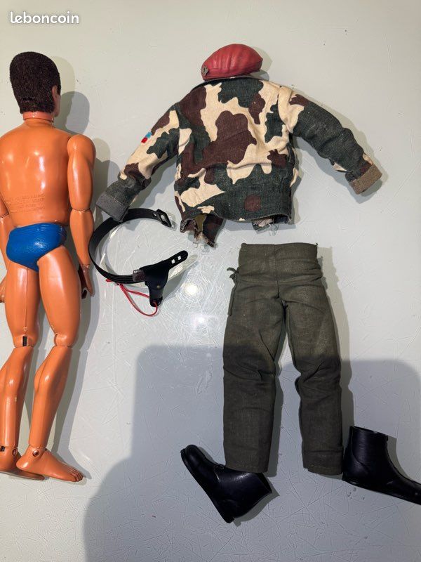 Lot Vintage De Vêtements Et Arme Pour Action Joe - Accessoires Figurine