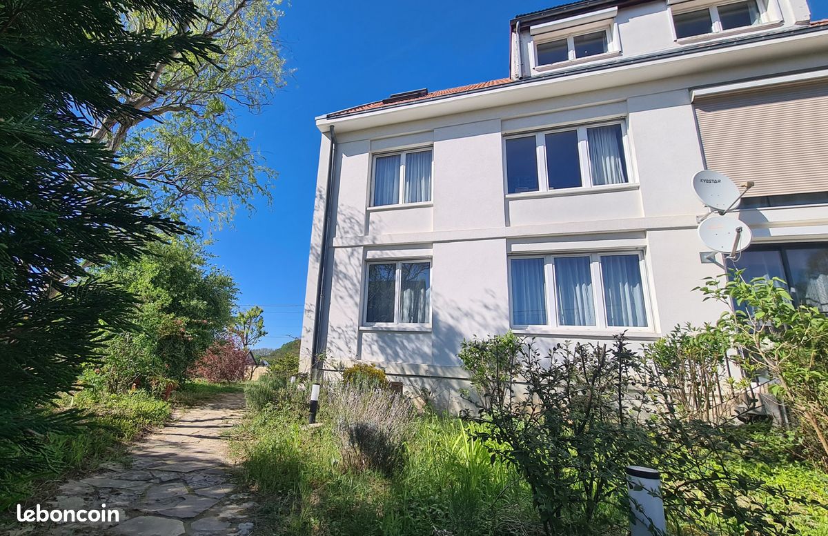 Maison 9 pièces 220 m² · à Petite-Rosselle · 220 m² · 239 000 €