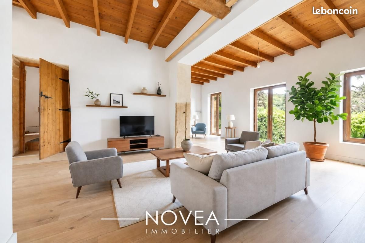 Maison 5 pièces 160 m² · à Saint-Cyr-au-Mont-d'Or · 160 m² · 735 000 €