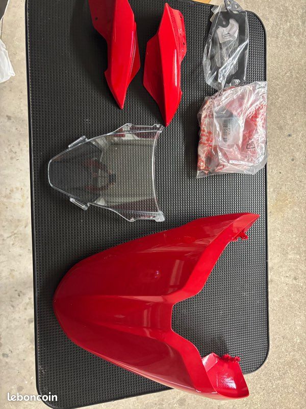 Ducati kit carrosserie "plus" rouge m 797 (image 1)