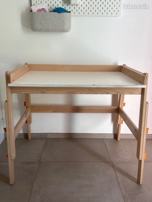 Bureau Ikea (image 1)