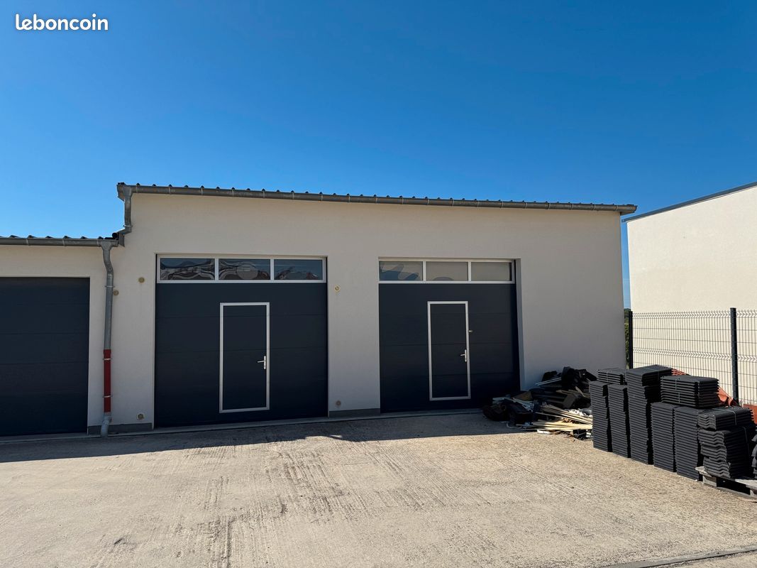 BOX / Garage grande hauteur de 23 m² · à Ogy-Montoy-Flanville · 188 €