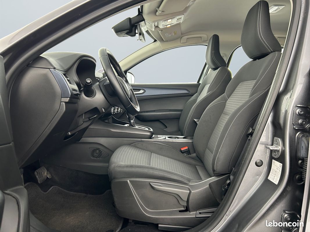 RENAULT Arkana E-Tech hybride 145 - 22 Techno (image 10)