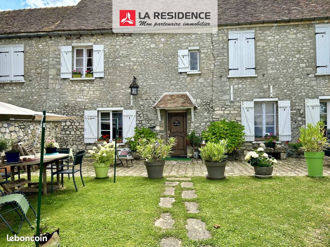 Maison 5 pièces 160 m² · à Montainville · 160 m² · 395 000 €