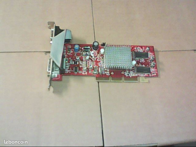 Carte graphique AGP ATI Radeon R92L-LC3 R92LE VER 128MB VGA