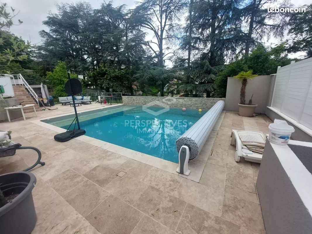 Maison 8 pièces 243 m² · à Saint-Chamond · 243 m² · 430 000 €
