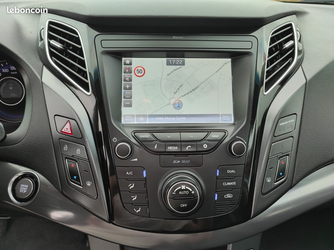HYUNDAI i40 SW 1.7 CRDi 141 Blue Drive DCT-7 Creative (image 11)