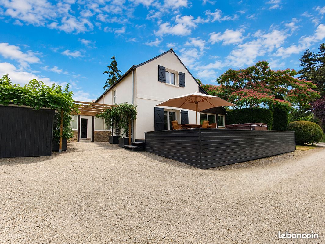 Maison 7 pièces 161 m² · à Notre-Dame-des-Landes · 161 m² · 344 850 €