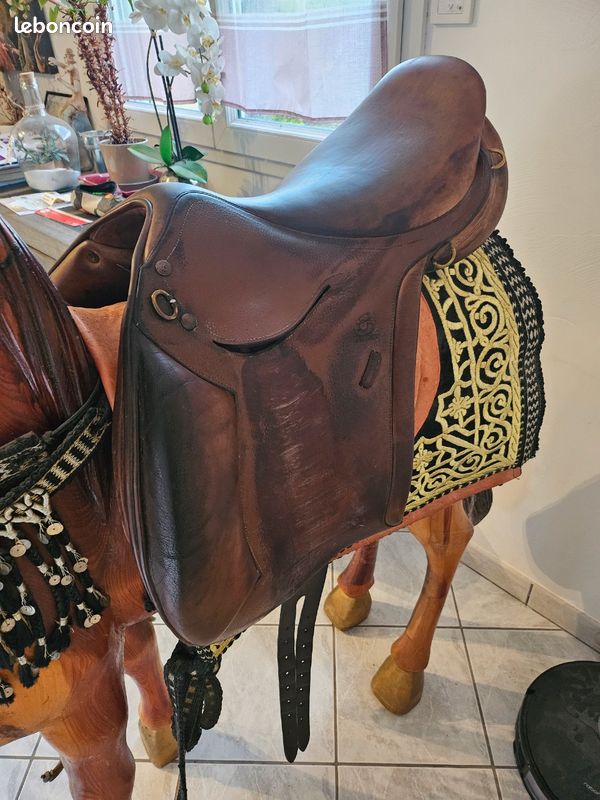 Selle D'endurance 16 Pouces Fait Main – Éco-cuir Marron – Modèle T-139
