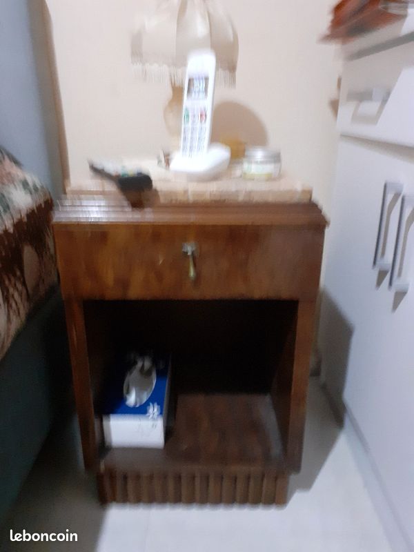2 tables de chevet (image 1)