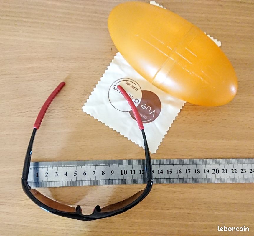 Paire de lunettes de soleil fun pour enfant (image 2)