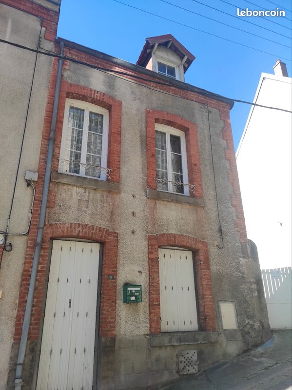 Maison 2 pièces 84 m² · à Aubusson · 84 m² · 61 900 €