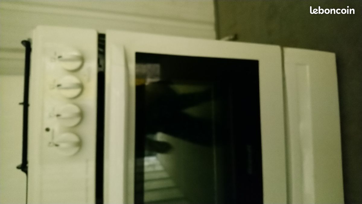 (Pour bricoleur) Cuisinière mixte brandt four pyrolise, bonne qualité mais 1 pièce à changer (image 2)