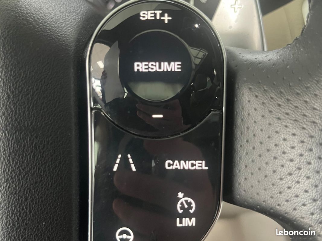 LAND ROVER RANGE ROVER VELAR 2.0L D240 BVA R-Dynamic (image 33)