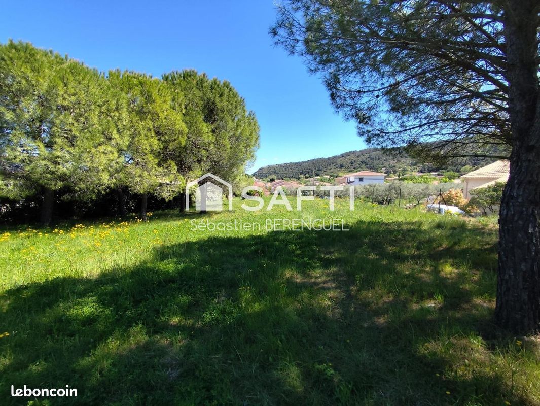 Terrain 1430 m² · à Clermont-l'Hérault · 1 430 m² · 229 000 €