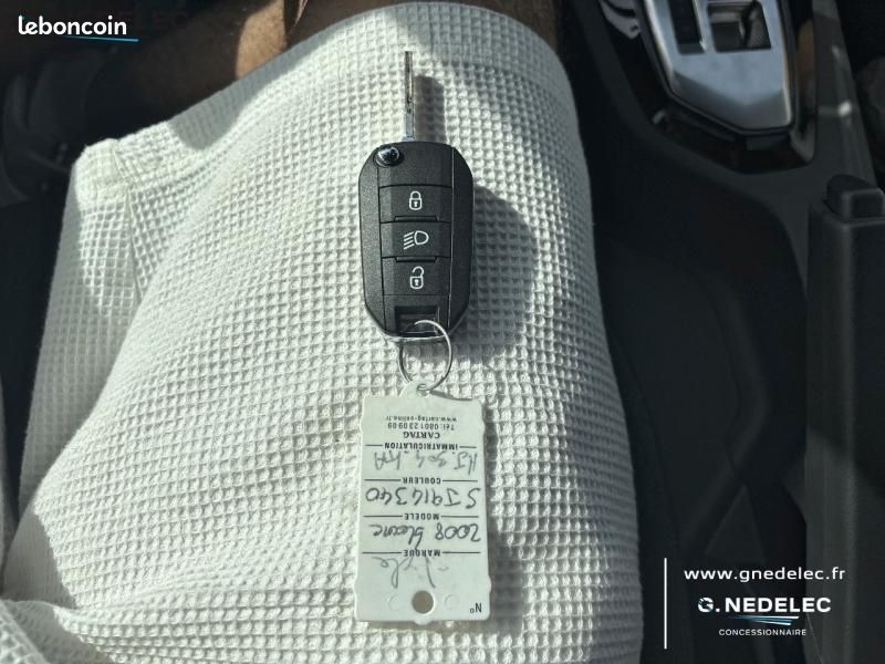 Peugeot 2008 1.2 Hybrid 145ch Style e-DCS6 (image 15)