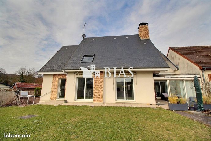 Maison 8 pièces 170 m²