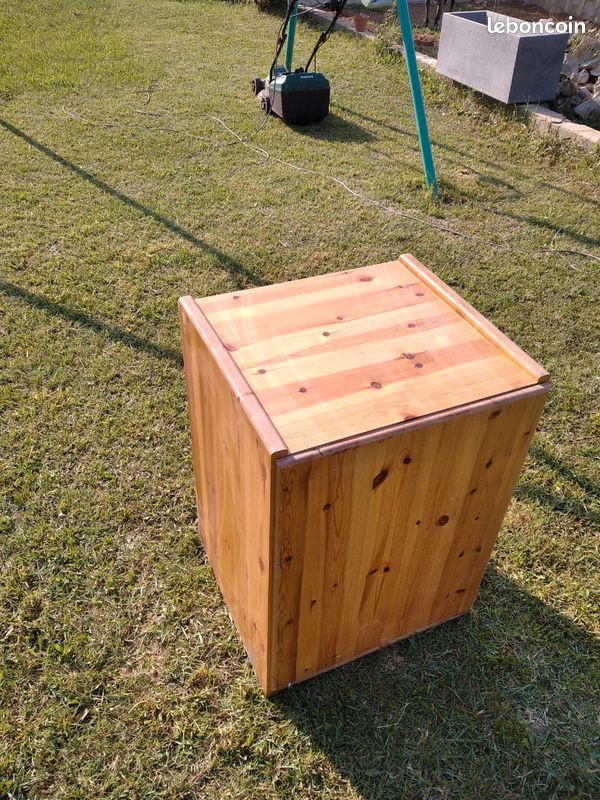 Meuble a 3 tiroirs en bois (image 3)