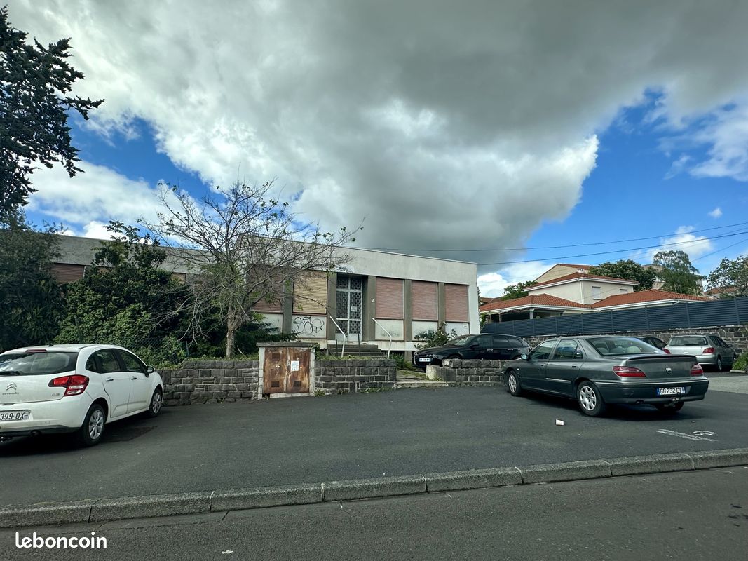 Local commercial 1564 m² · à Clermont-Ferrand · 1 564 m² · 800 000 €