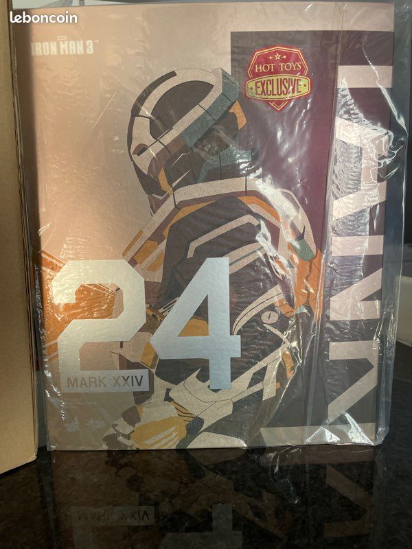 Hot Toys MMS303 Iron Man Tank Mark 24 XXIV Collectible Figurine