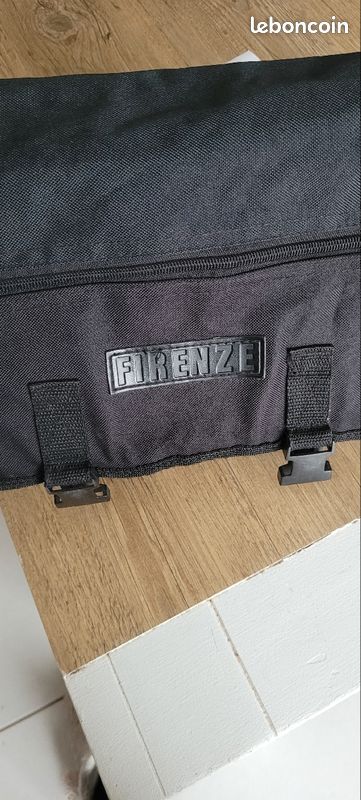 Sac à bandoulière noir multipoches marque Firenze (image 5)