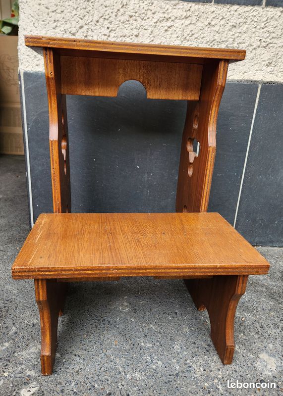 Lot 2 prie dieu enfant + tabouret (image 4)