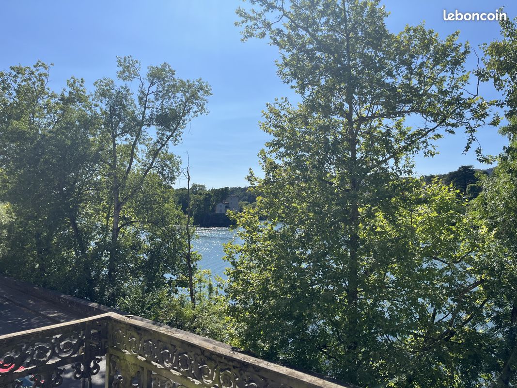 Appartement 7 pièces 146 m² · à Caluire-Et-Cuire · 146 m² · 380 000 €