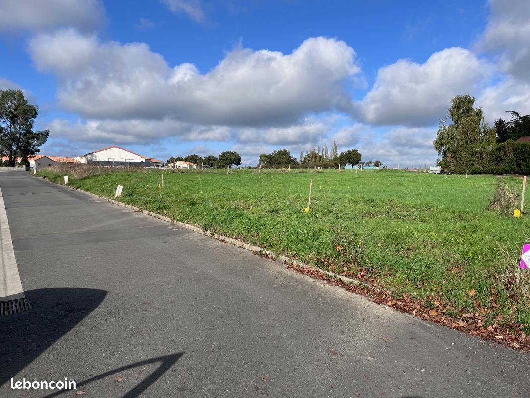 Terrain 386 m² La Salle Et Chapelle Aubry · à Montrevault-sur-Èvre · 30 500 €