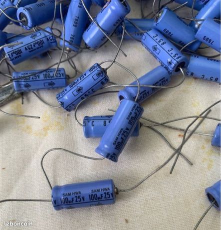 Condensateurs électrolytiques polymères hybrides