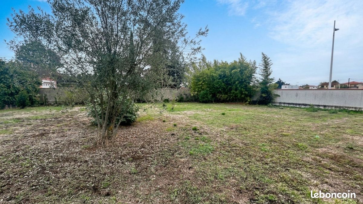 Terrain 572 m² · à La Salvetat-Saint-Gilles · 149 000 €
