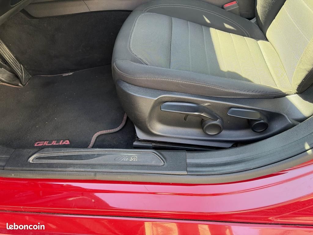 ALFA ROMEO GIULIA 2.2 D - 150 cv Super / Sans AD Blue + attelage (image 25)