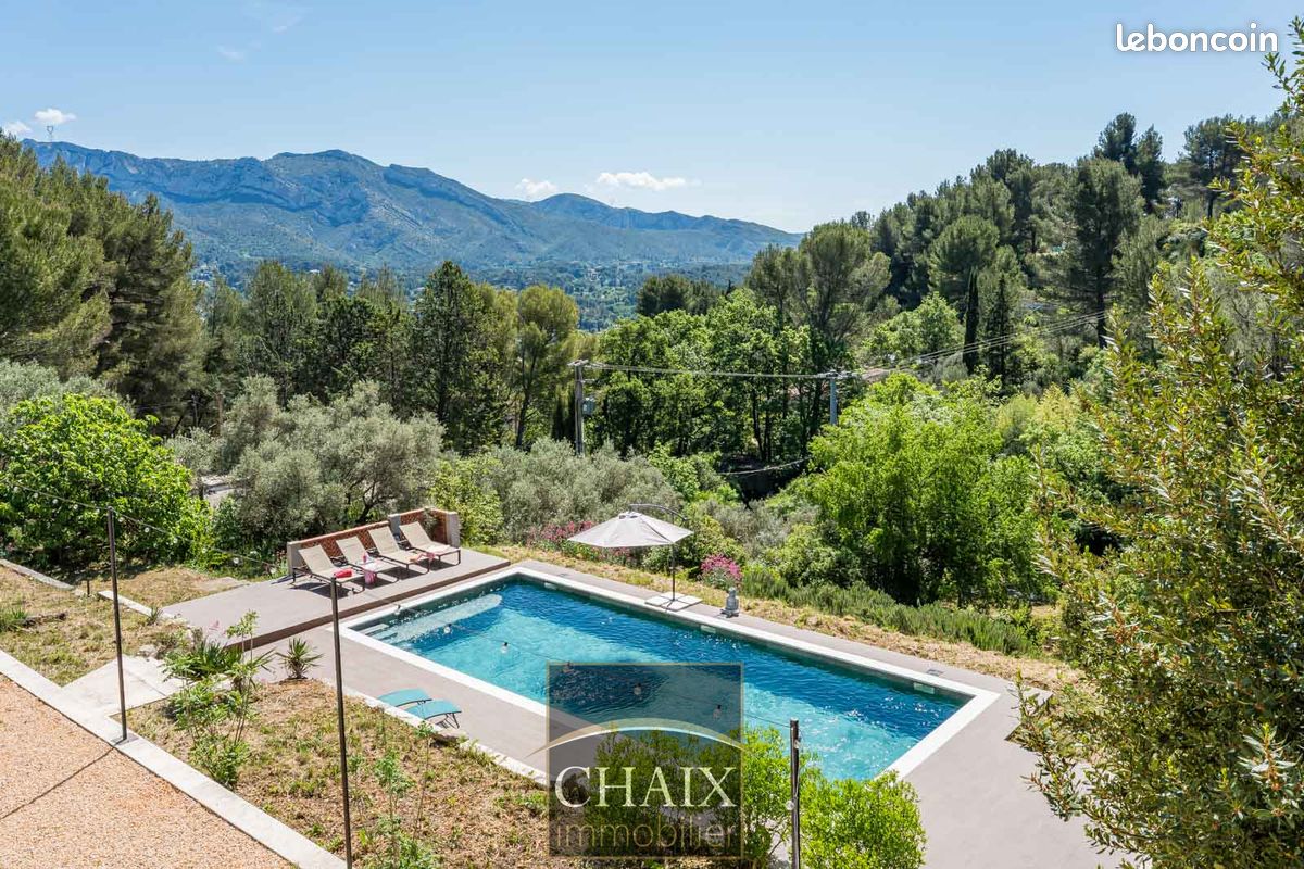 Maison 8 pièces 258 m² · à Roquevaire · 258 m² · 1 210 000 €