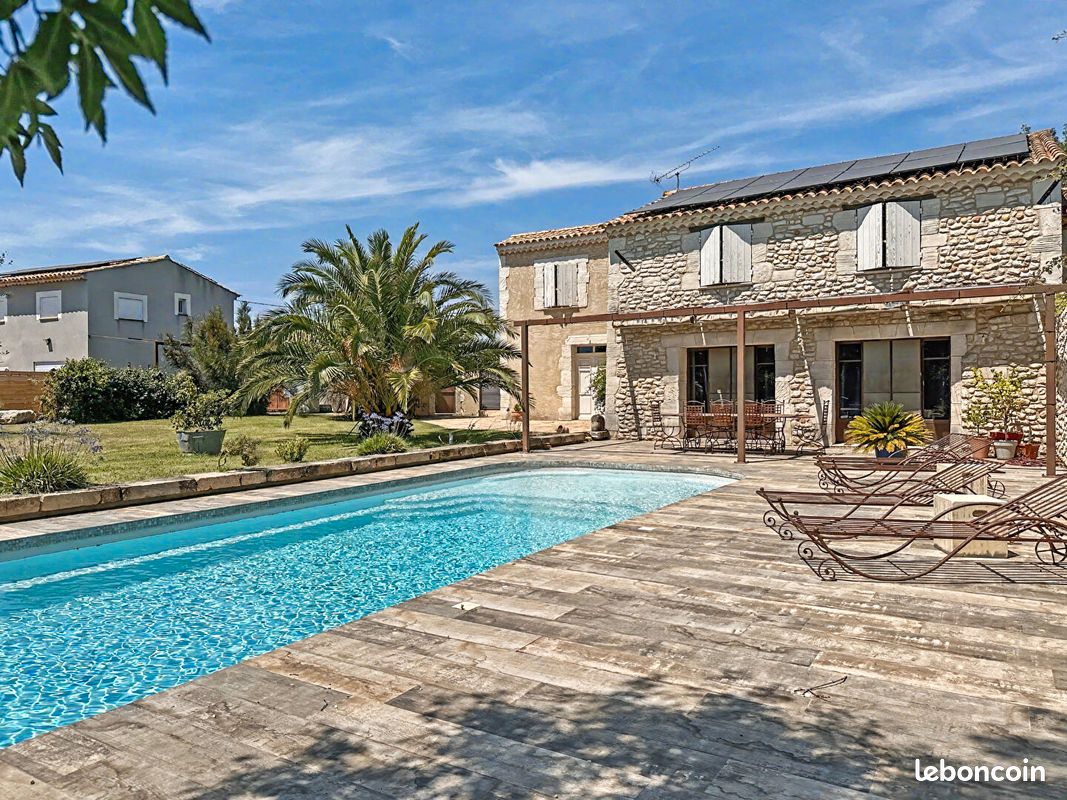 Maison 7 pièces 240 m² · à Arles · 240 m² · 997 500 €