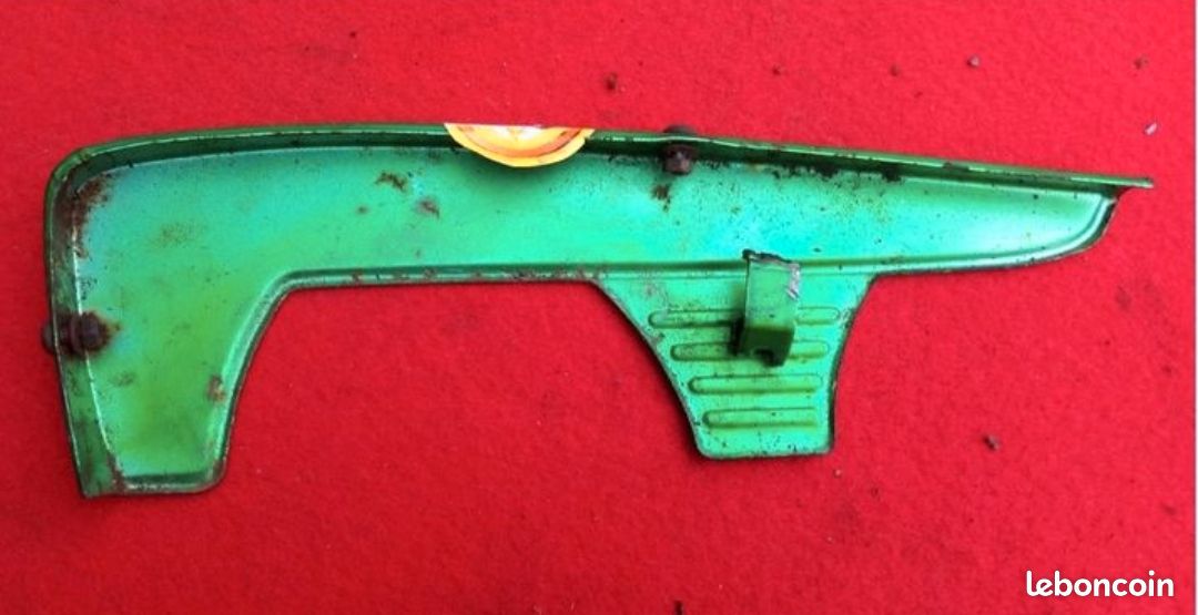 Pieces Mini Vélo pliant vert Motobecane protège chaîne avec la quincaillerie d origine 7 euros envoi possible.
Envoi mondial relay ok.
Plus de photos et renseignements sur demande (image 3)