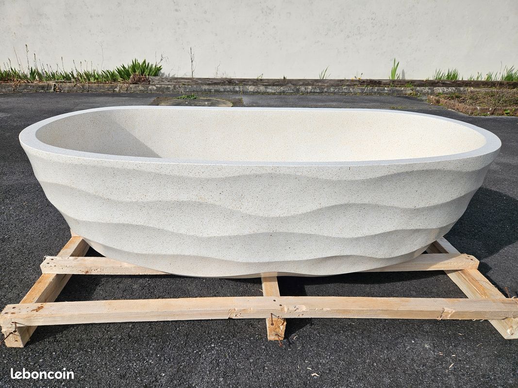 ❤️ Baignoire en pierre pleine – Un objet architectural pour salle de bain contemporaine (dispo en stock) (image 2)
