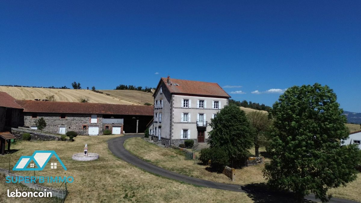 Maison 8 pièces 200 m² · à Saint-Privat-du-Dragon · 200 m² · 267 000 €