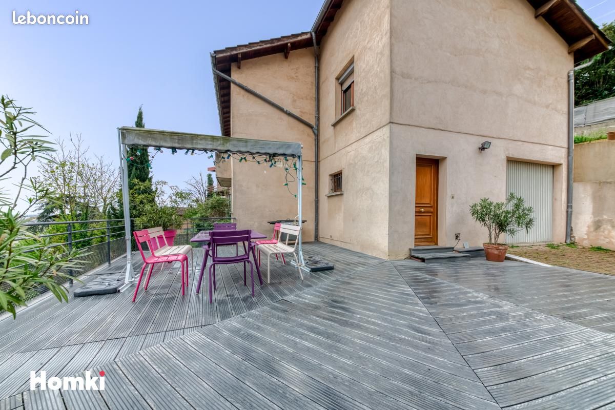 Maison 7 pièces 140 m² · à Rillieux-la-Pape · 140 m² · 585 000 €