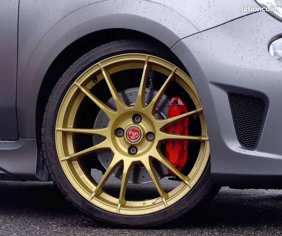 ABARTH 695 1.4I 190CH BIPOSTO / Première main / Couleur Gris Mat Performance / Sièges Baquets Sabelt / échappement AKRAPOVIC / Pack Carbone / Jantes OZ Racing 18 / magnifique exemplaire d'origine (image 6)