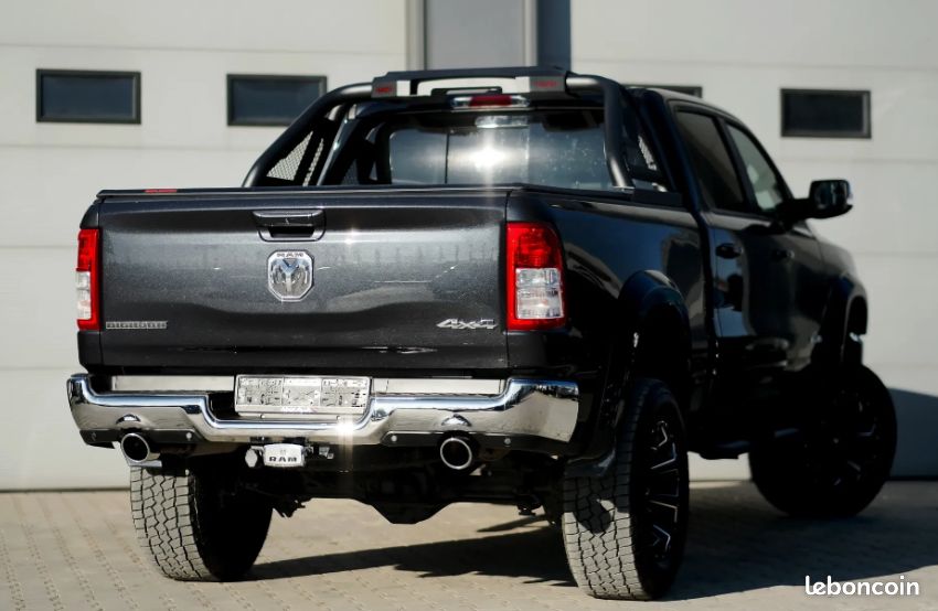 Dodge RAM 1500 BIG HORN 5.7 HEMI 4X4 401 CH / EXCLUSIVITÉ (image 6)