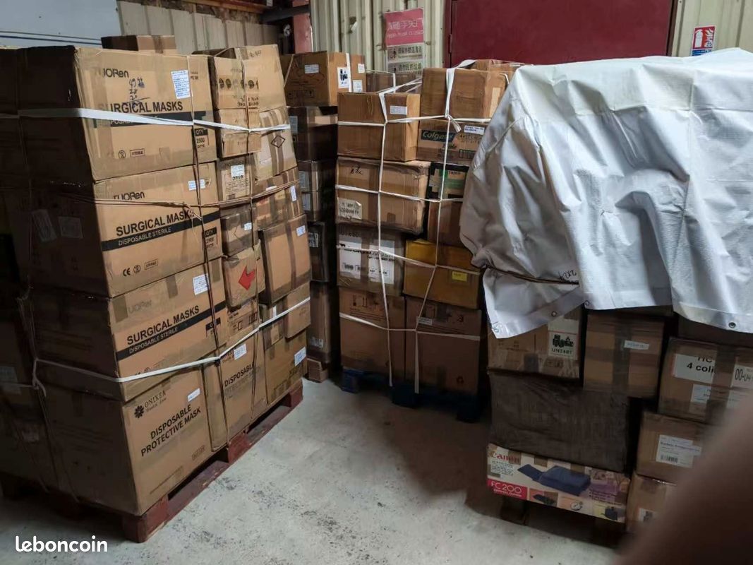 Déstockage total – 210m² de marchandises (bijoux, mercerie, sacoches, etc.) – Tout doit partir (image 1)