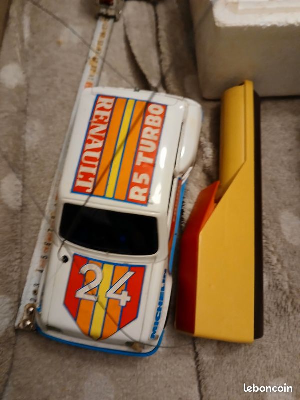 Ancien Jouet Joustra – Renault 5 Turbo Téléguidée (Occasion, état Photo)