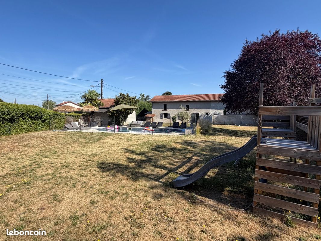 Maison 6 pièces 255 m² · à Veauche · 255 m² · 499 000 €