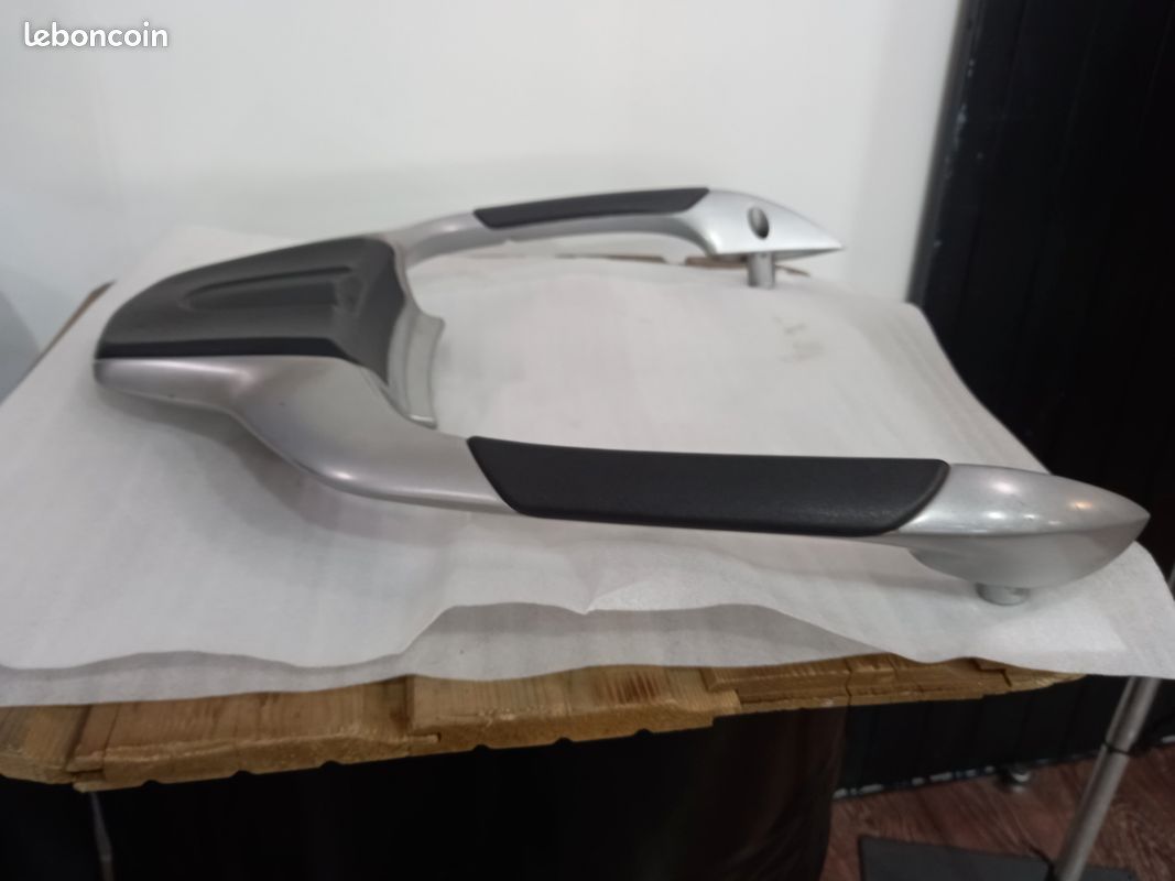 Poignées De Guidon En Aluminium CNC Pour Piaggio MP3 250/300/500 – Design Antidérapant, Installation Facile Sans Outils