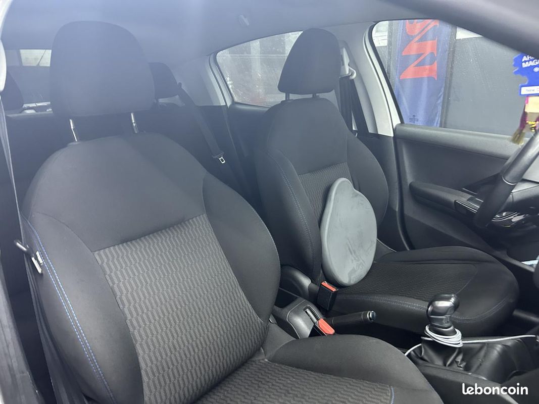 PEUGEOT 208 1.2i 12V - 82 BERLINE Style ( courroie changer + pneu neuf ) (image 5)