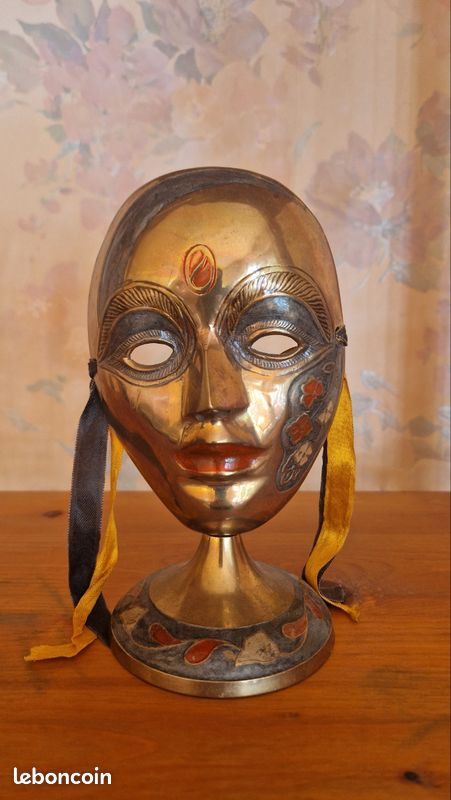 URGENT - Masque décoratif vénitien (image 1)